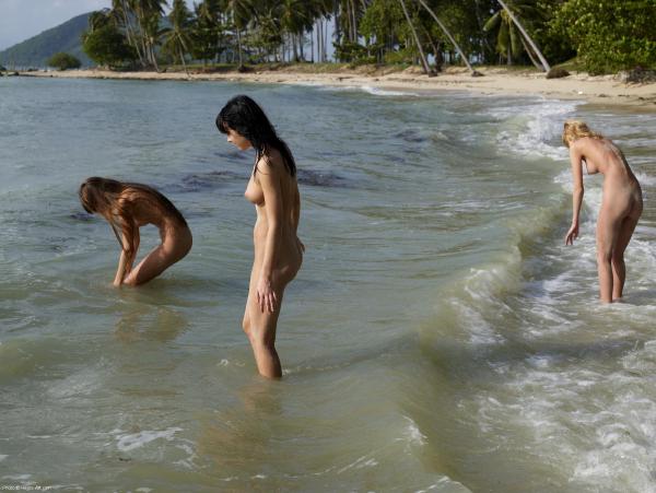 Image #4 from the gallery Anna S., Angelica, Paulina, life is a beach